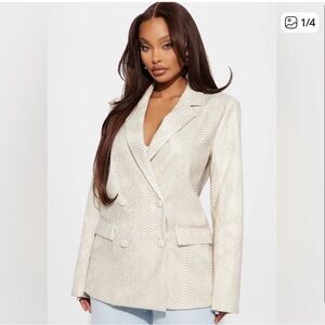 Fashion Nova XS Beige Snakeskin Blazer